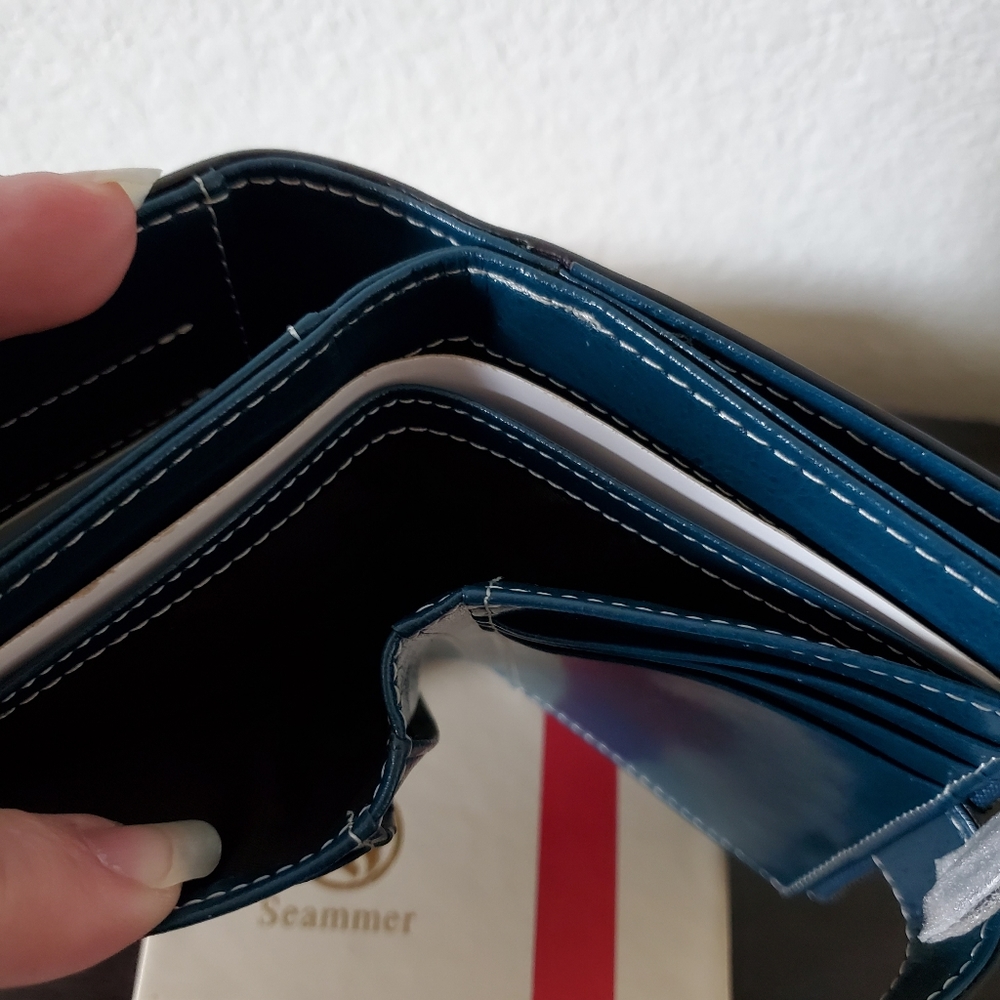 NIB Seammer Bifold Leather Wallet - Picture 4 of 9